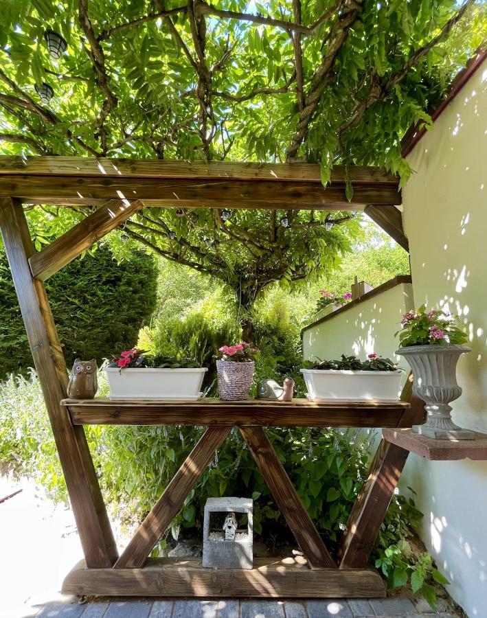 Lo'Gite L'Allee Du Val Lalaye Exterior foto